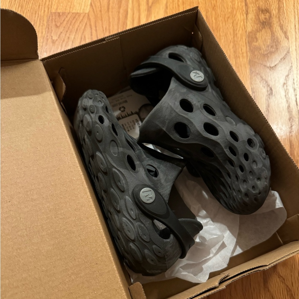 Merrell Big Kid's Hydro Moc in black, water shoes, lightweight, easy on